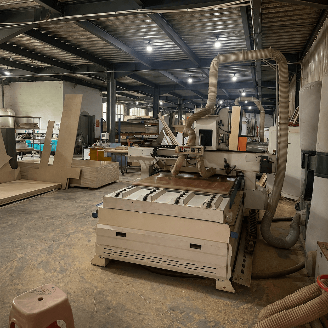 CNC equipment in the Quanzhou furniture factory